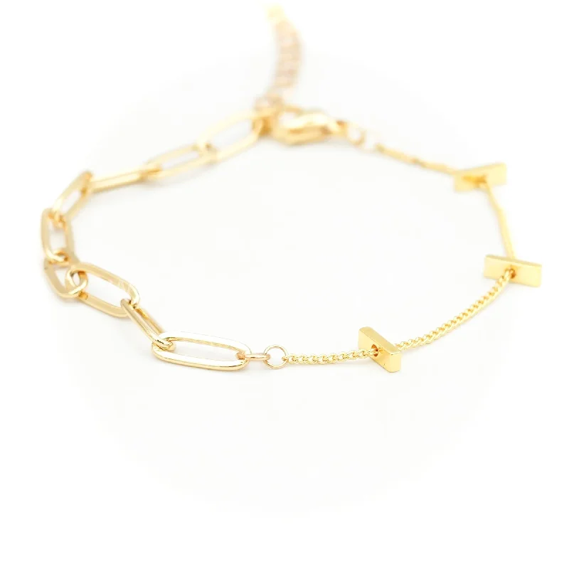 Women’s chunky bracelet-HILTON - Gold Bar & Chain Bracelet