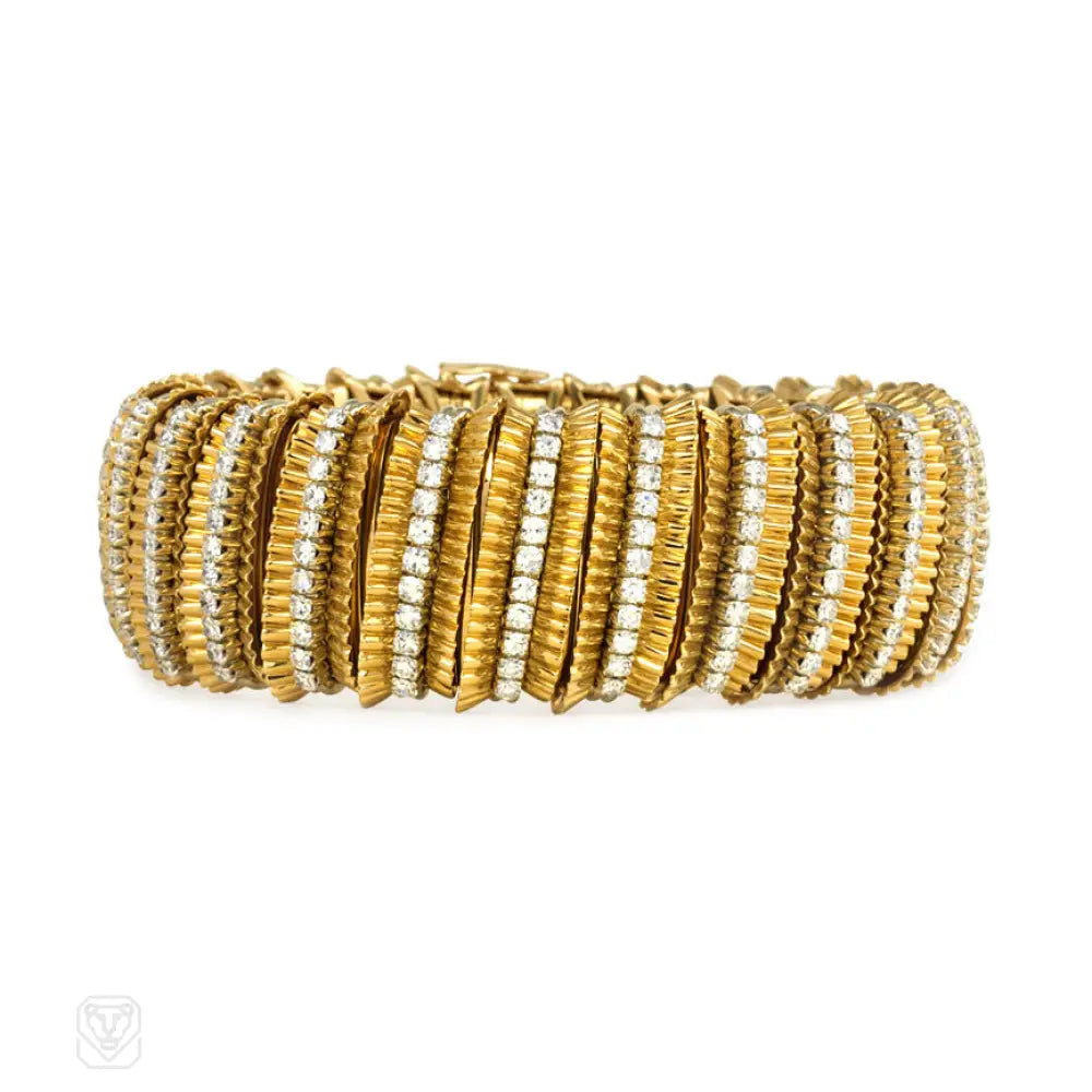 Women’s trendy bracelet-Gold and diamond ribbed bracelet, Faraone