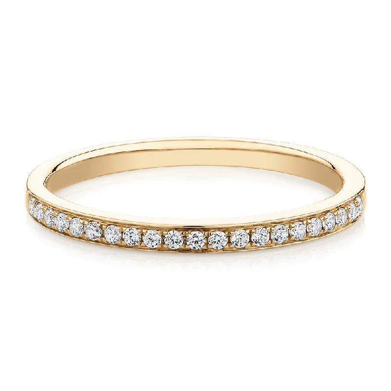 Women’s oval engagement rings-Round Brilliant wedding or eternity band in 14 carat yellow gold