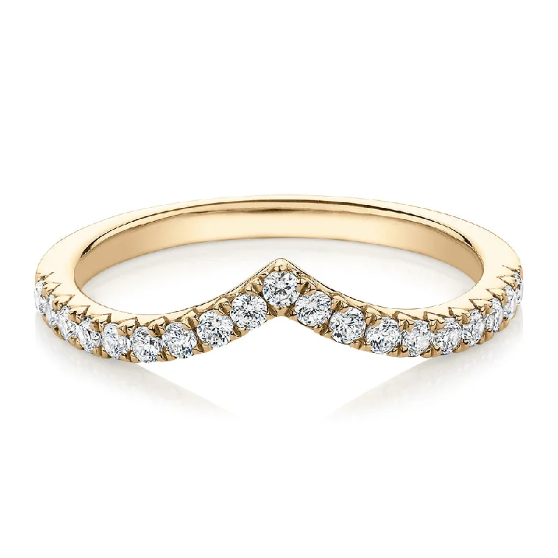 Women’s heart-shaped rings-Round Brilliant curved wedding or eternity band with 0.57 carats* of diamond simulants in 10 carat yellow gold