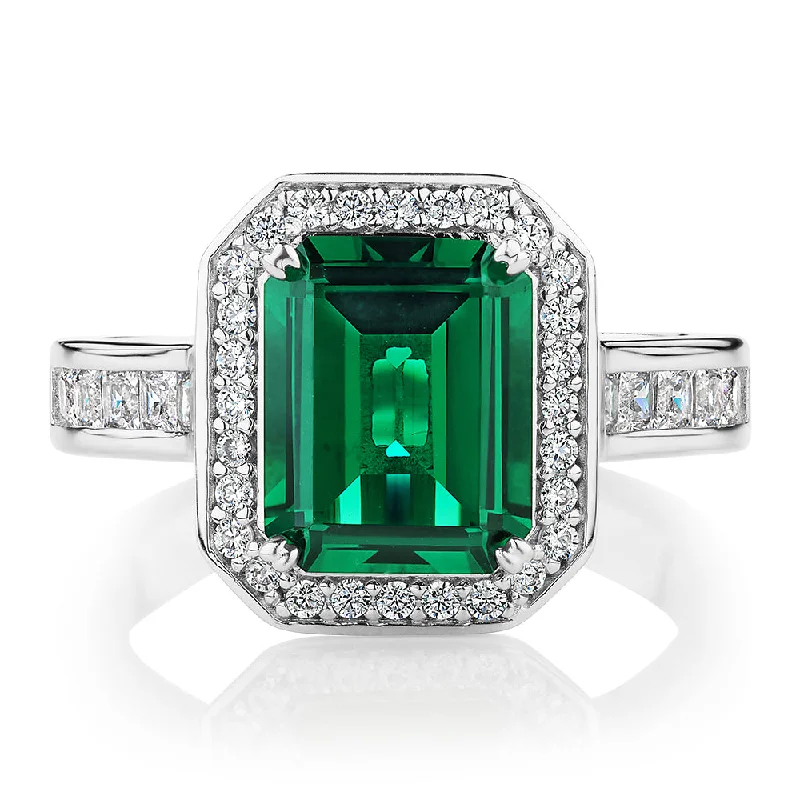 Women’s chunky rings-Dress ring with emerald simulant and 0.78 carats* of diamond simulants in sterling silver