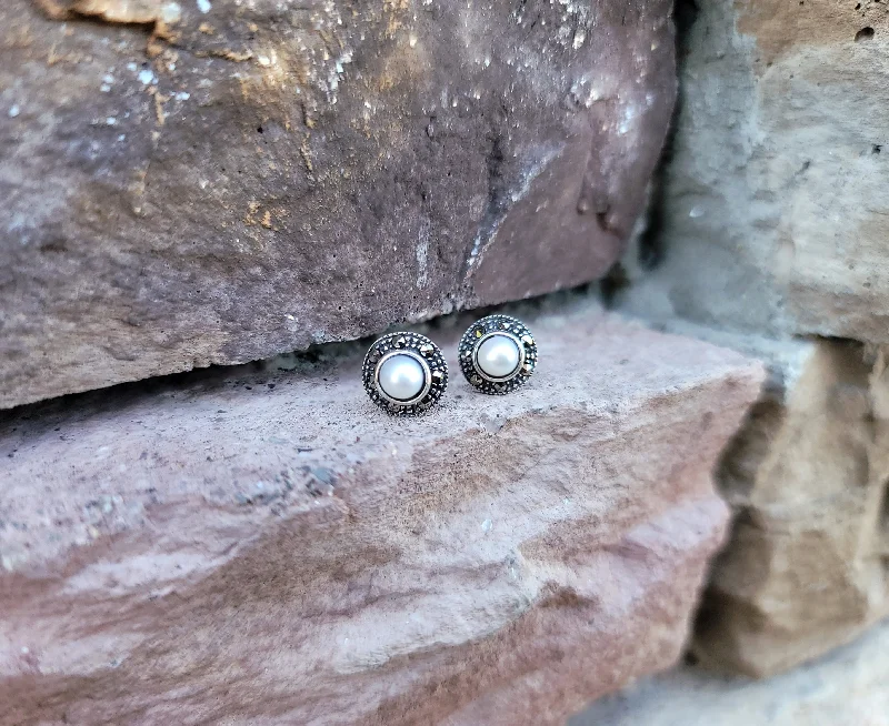 Women’s handmade earrings-Round Marcasite Pearl Earrings