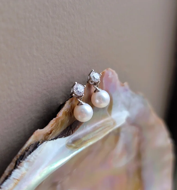 Women’s sparkling earrings-Silver Priceless Pearl Earrings