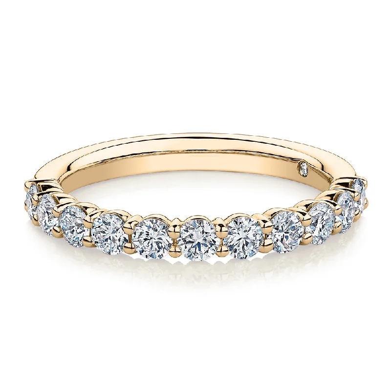 Women’s chunky rings-Signature Simulant Diamond 0.90 carat* TW round brilliant wedding or eternity band in 14 carat yellow gold